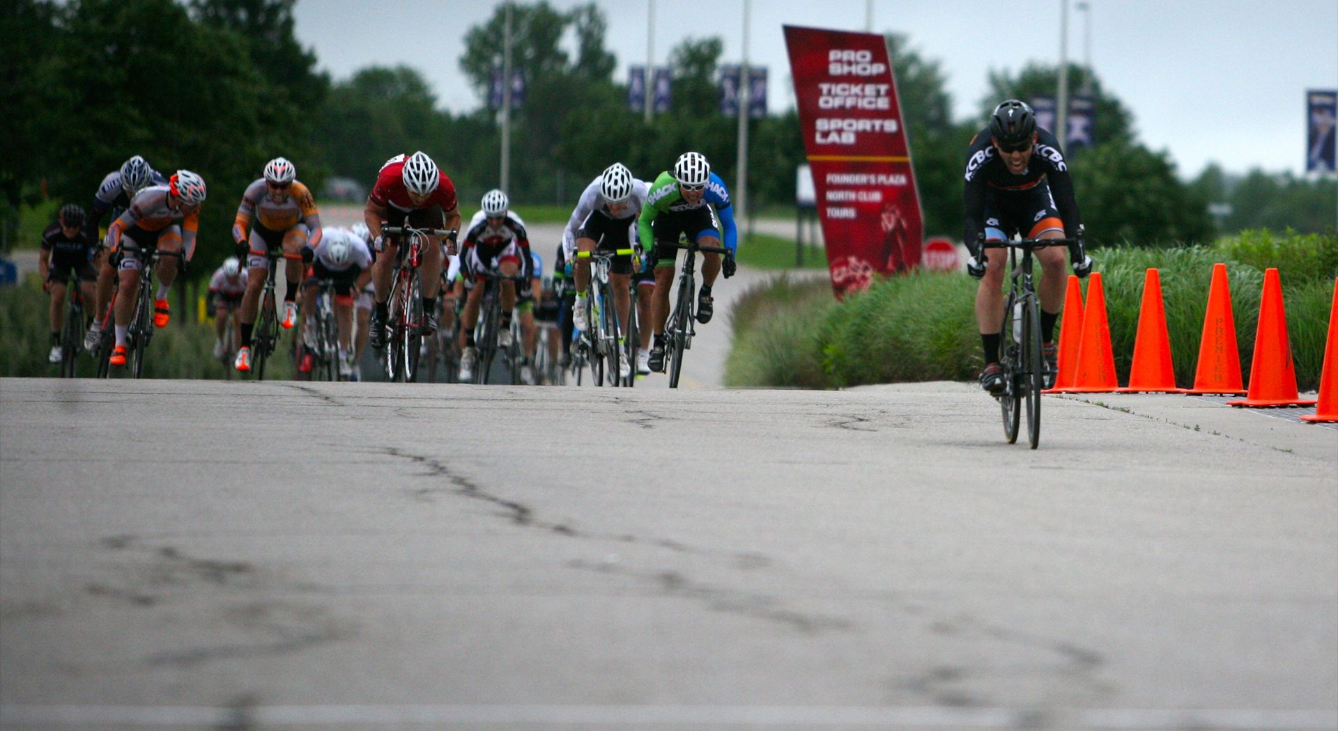 tour-of-kc-road-bike-race-last-lap-sprint