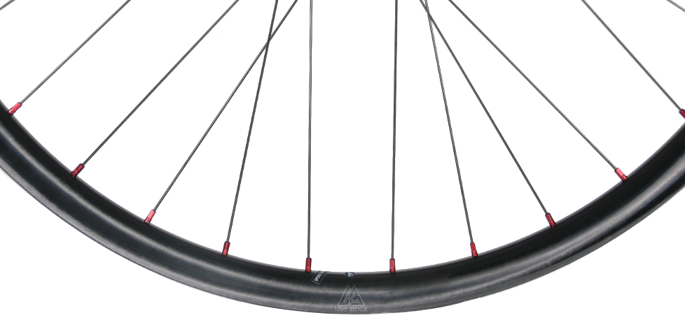 AM927-carbon-mtb-wheel-29-custom-laser-engraving